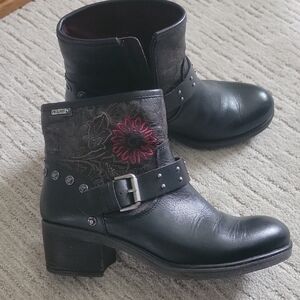 PIKOLINOS Black and Burgundy Ankle Boots, 8 1/2, excellent